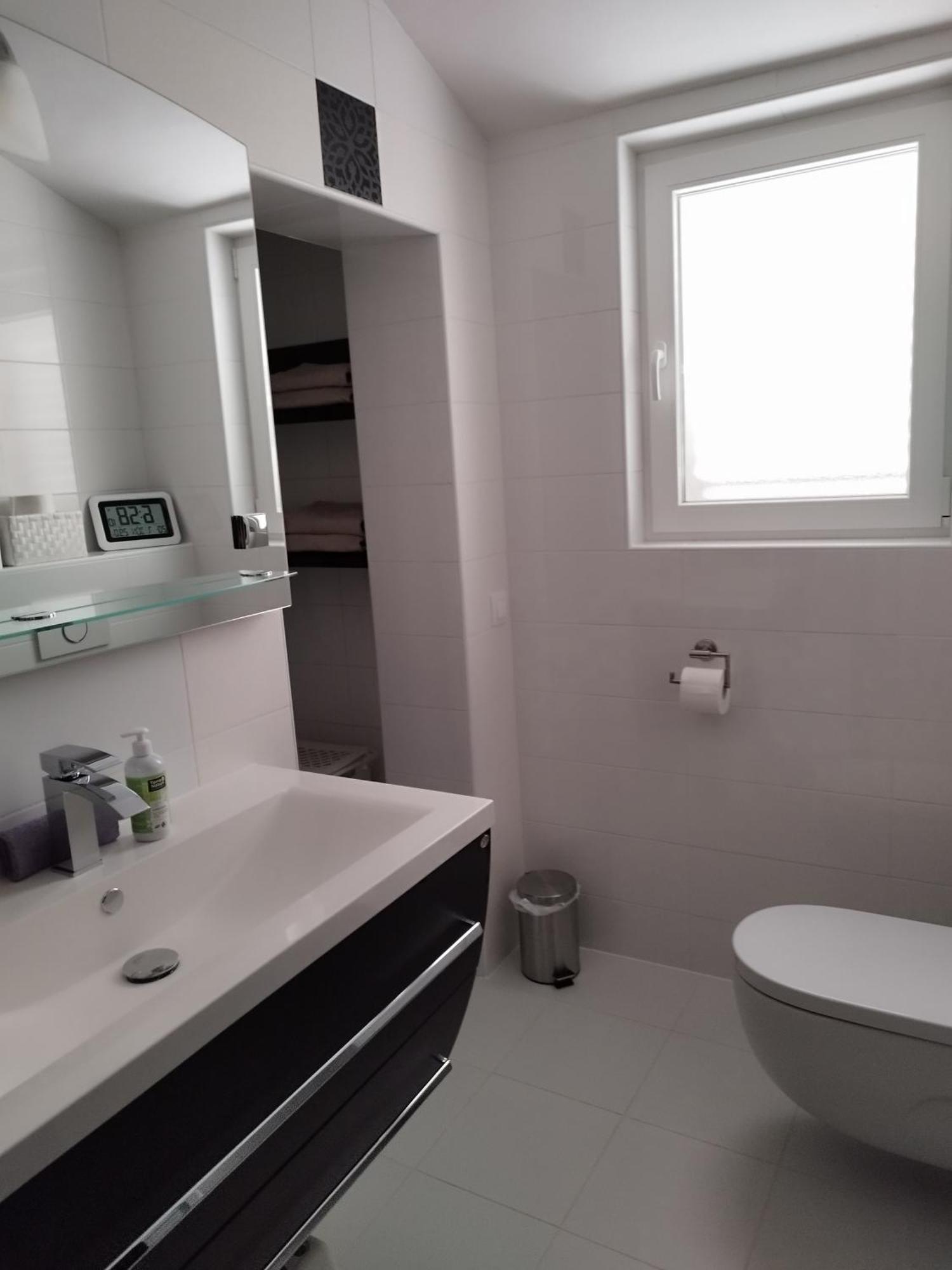 Ferienwohnung Am Sandstrand Omiš Eksteriør bilde